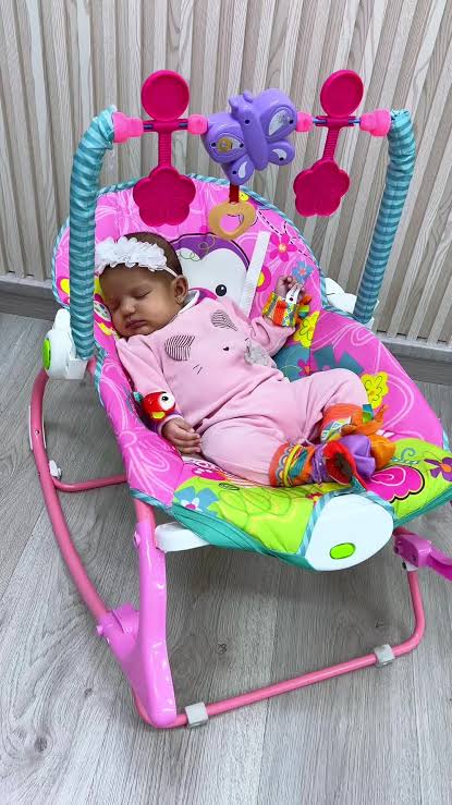 MESEDORA DE BEBE